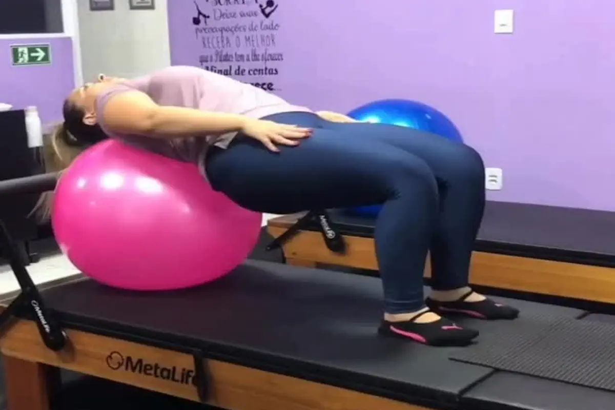 Diga Adeus à Dor na Coluna com Pilates!