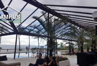 Casamento Perfeito: Proteção e Elegância com Cobertura Cristal!